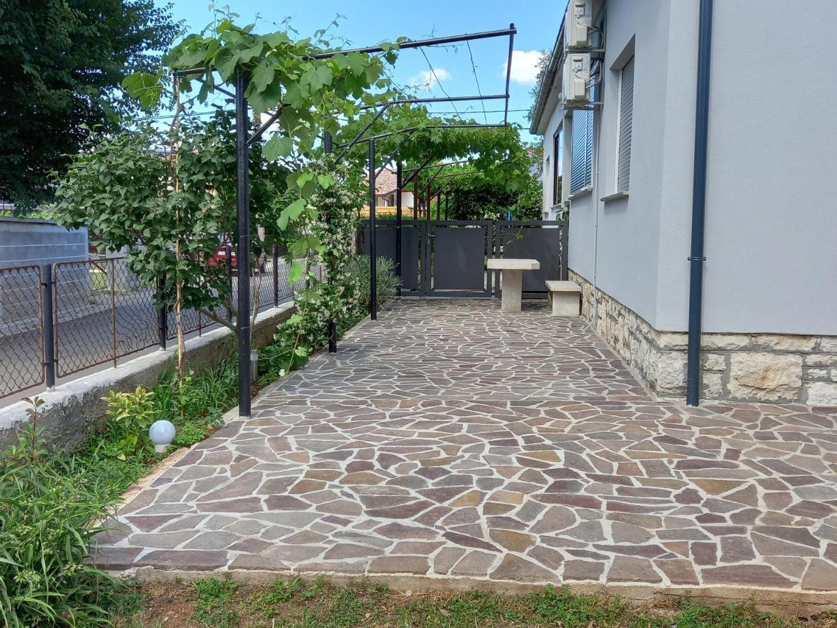 Holiday House Chill Out Loborika Marčana 外观 照片